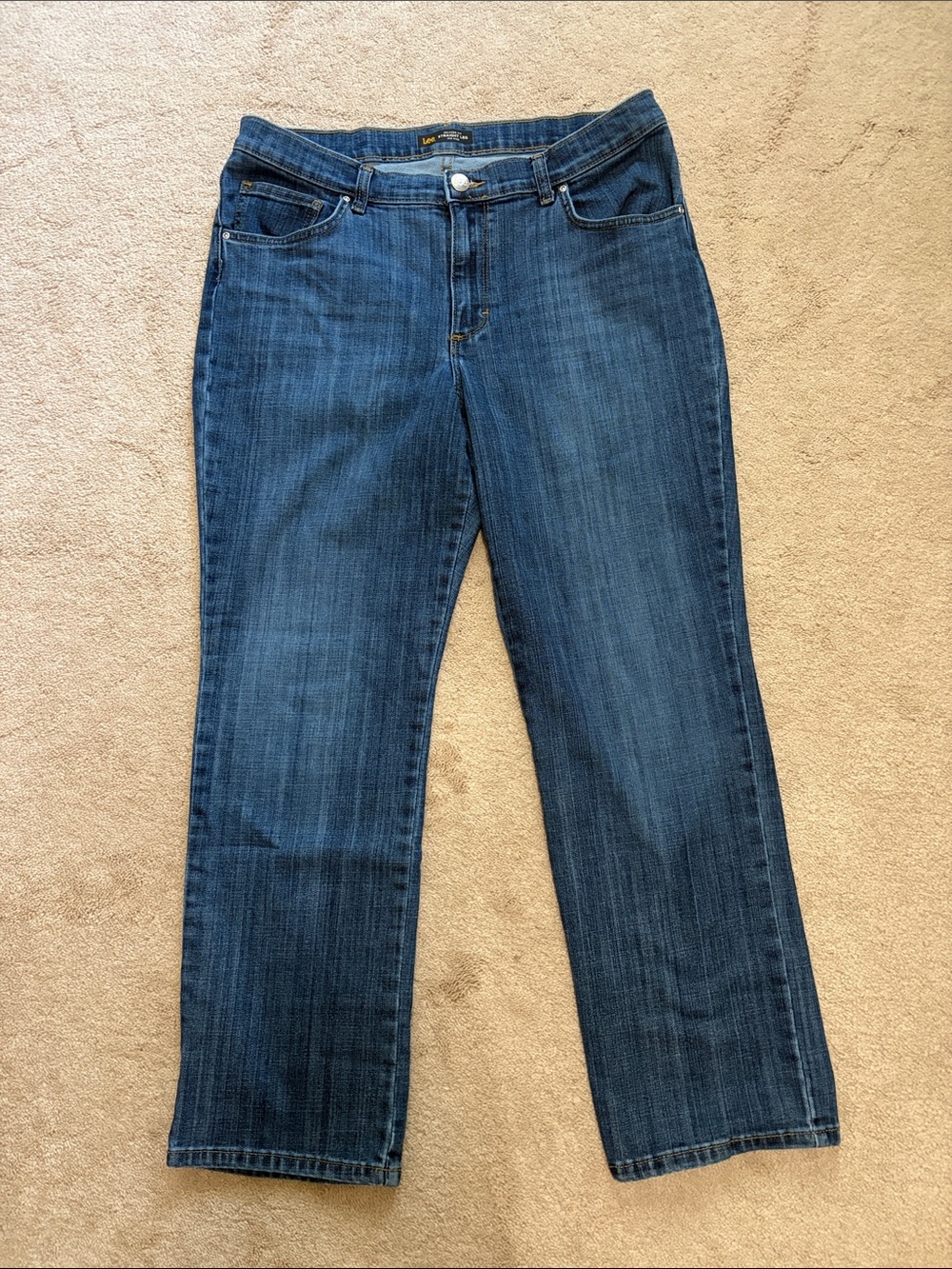 Lee Women’s Denim Jeans Relaxed Fit Straight Leg Mid Rise Size 14 Short